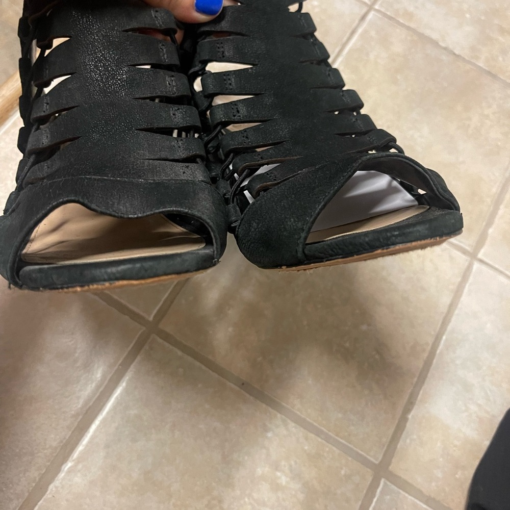Sandals - Picture 5 of 7